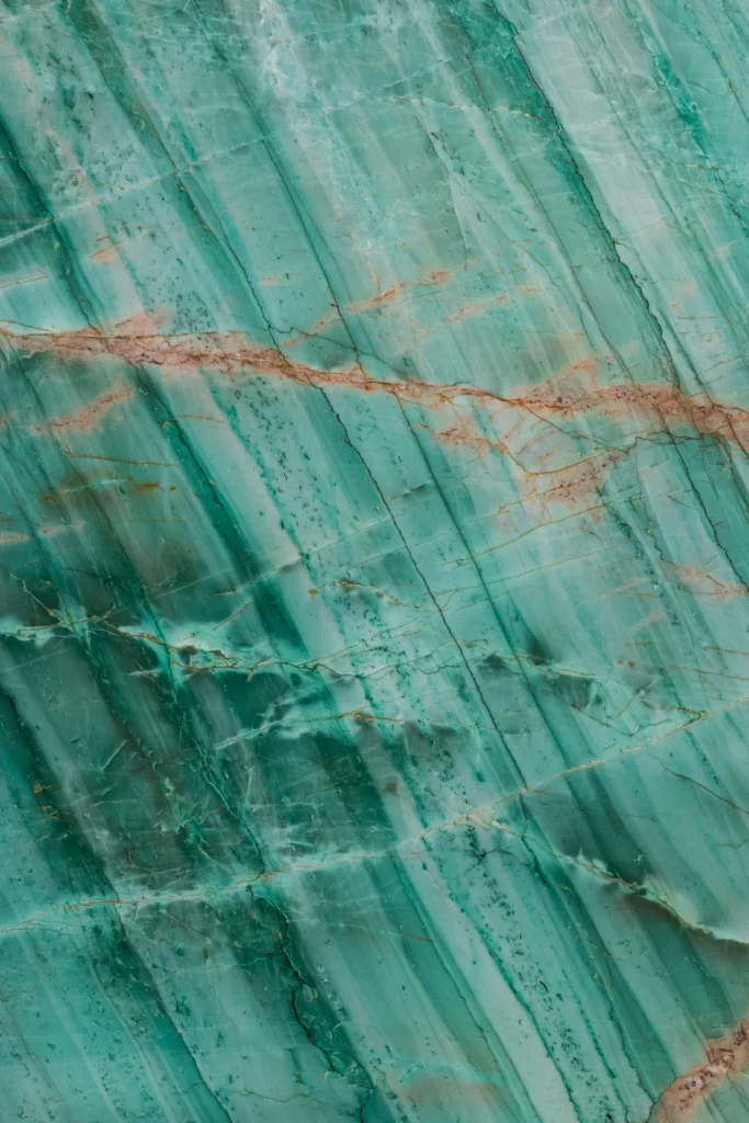 Da Vinci Quartzite Vertical